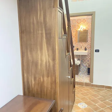 House Serapide-real Capodimonte