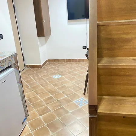 House Serapide-real Capodimonte 公寓